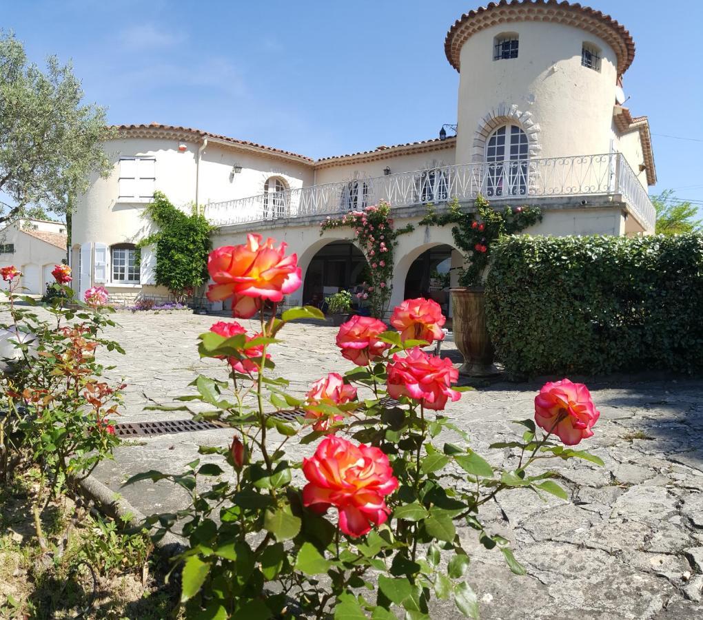 Отель Le Relais Fleuri Алес Экстерьер фото